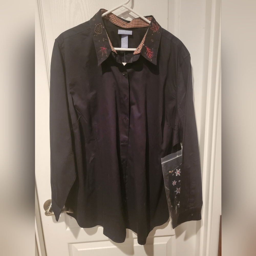 BNWT. LIZ AND ME, 3X, BLOUSE W/REVERSIBLE COLLAR